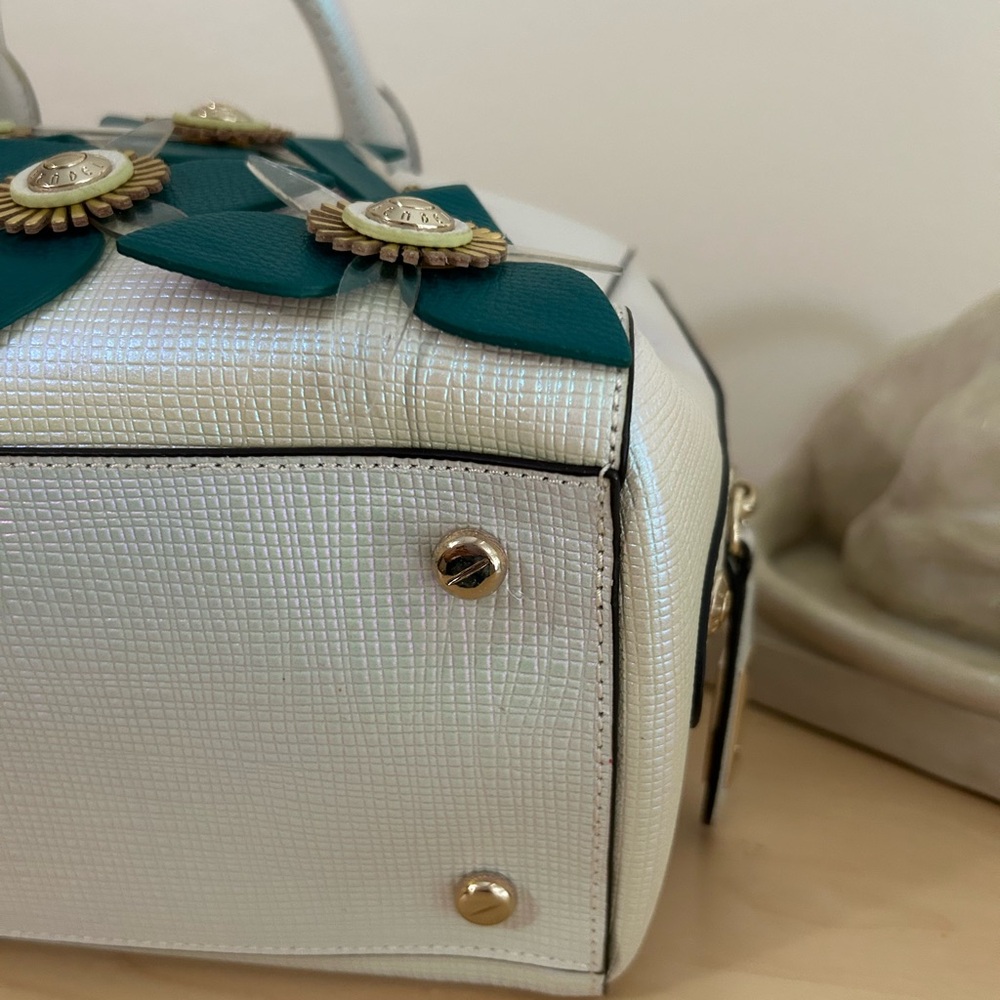 Henri Bendel Barel Iridescent Satchel - Picture 4 of 13